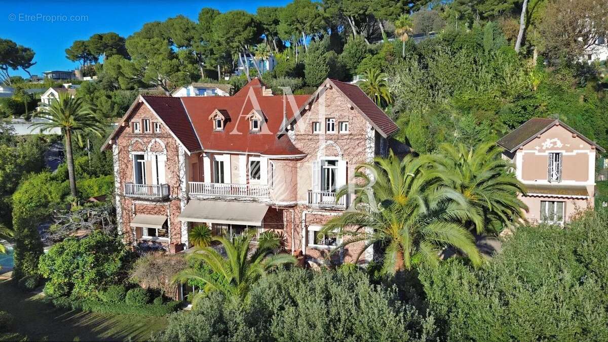 Cannes – Villa Belle Époque Iconique de Prestige avec Vue Mer Panoramique - photo 4
