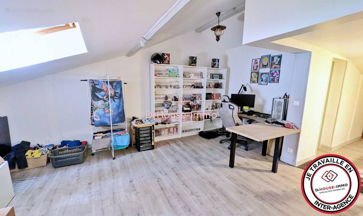 Appartement à UNIEUX
