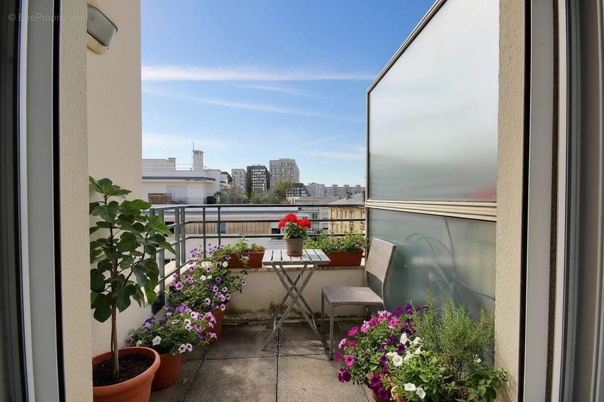 Appartement à COURBEVOIE