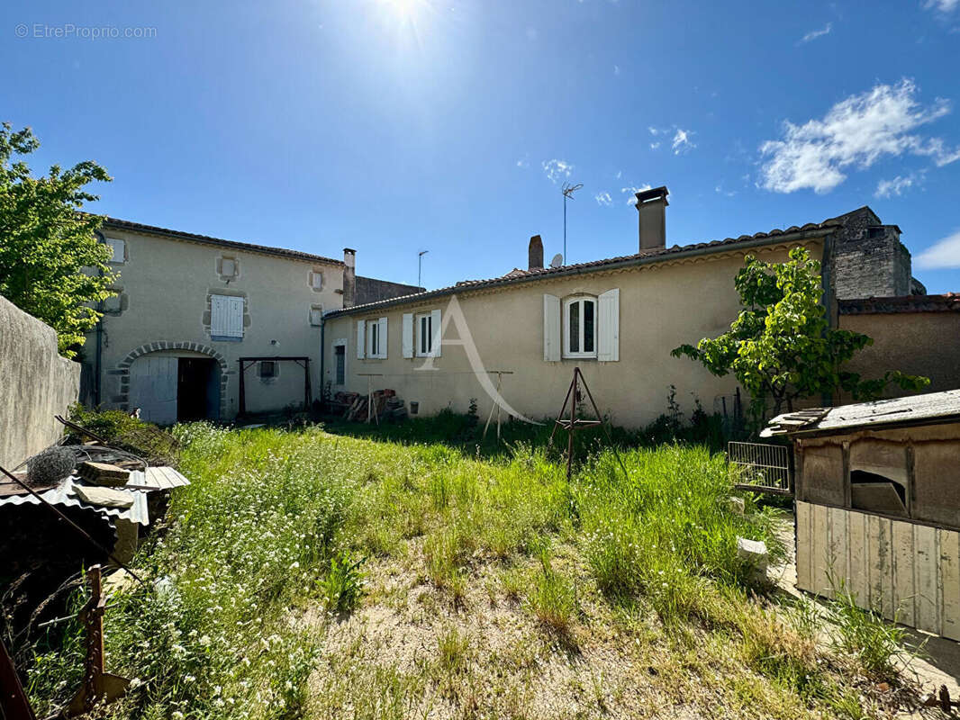 Belle propriété en Pierres -  250 m2 + dépendances - photo 3