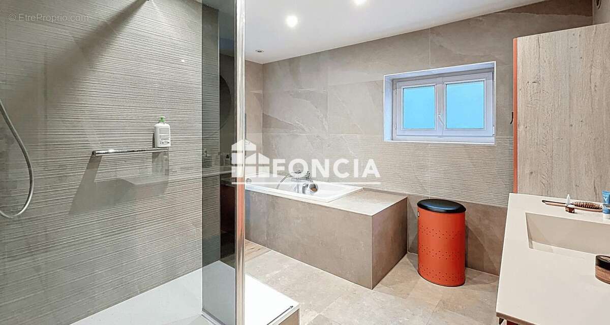 Maison à HERMIVAL-LES-VAUX