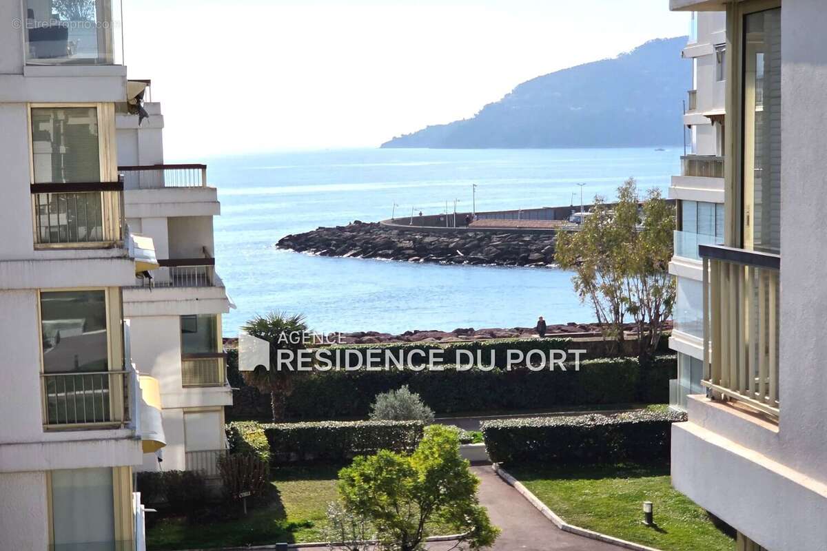 Appartement à MANDELIEU-LA-NAPOULE