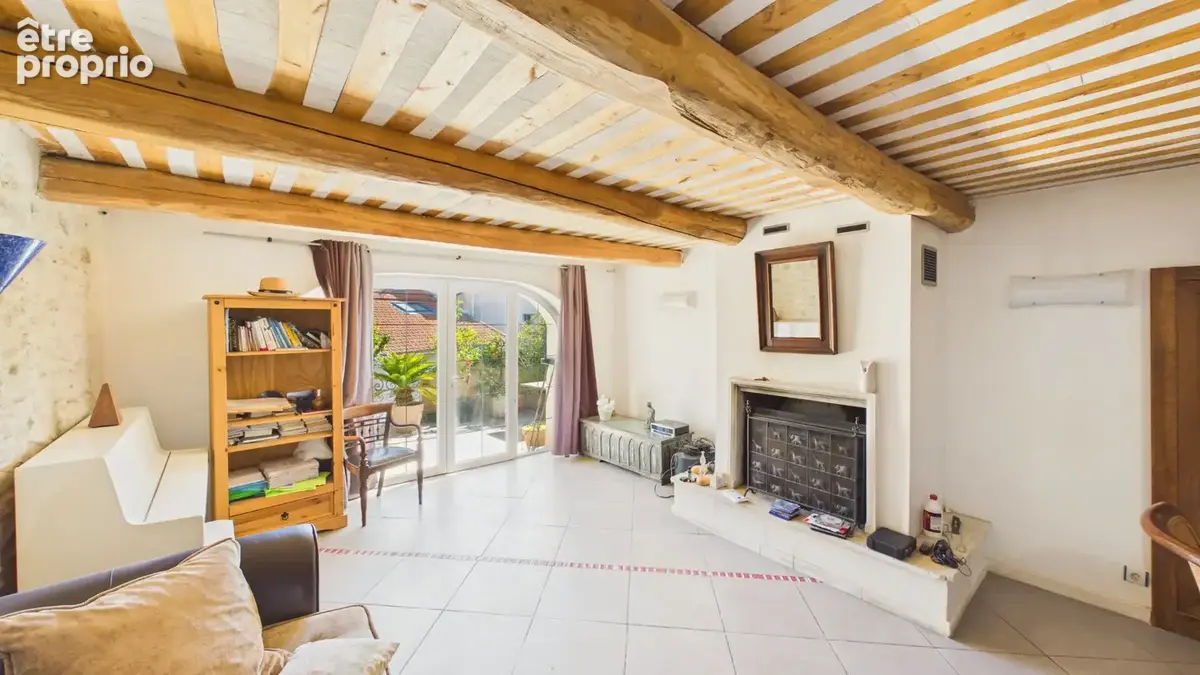 À 5 km d'Avignon Maison de Village Type LOFT 170 m² avec Terrasse, Garage Idéale 2 Familles - photo 7