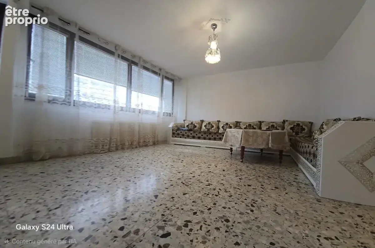 Appartement à SAINT-ETIENNE