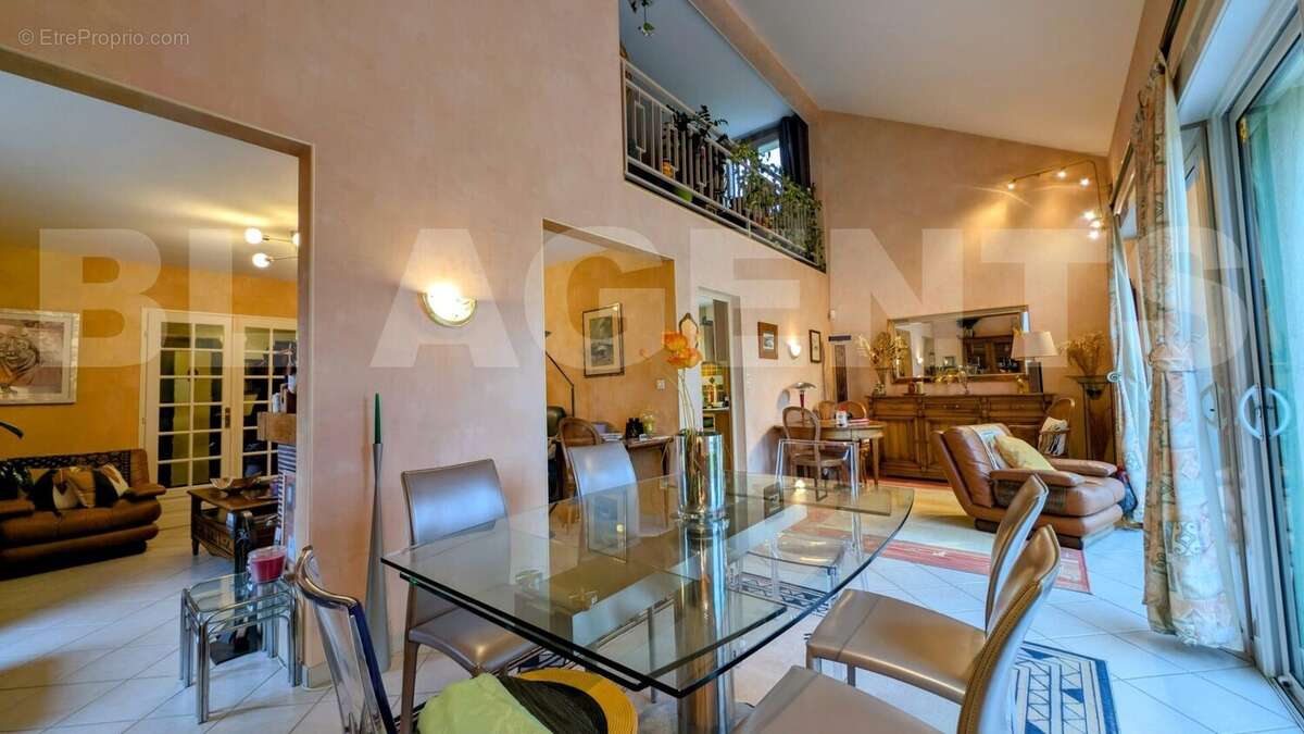 WhatsApp Image 2025-01-21 à 22 - Maison à CRE