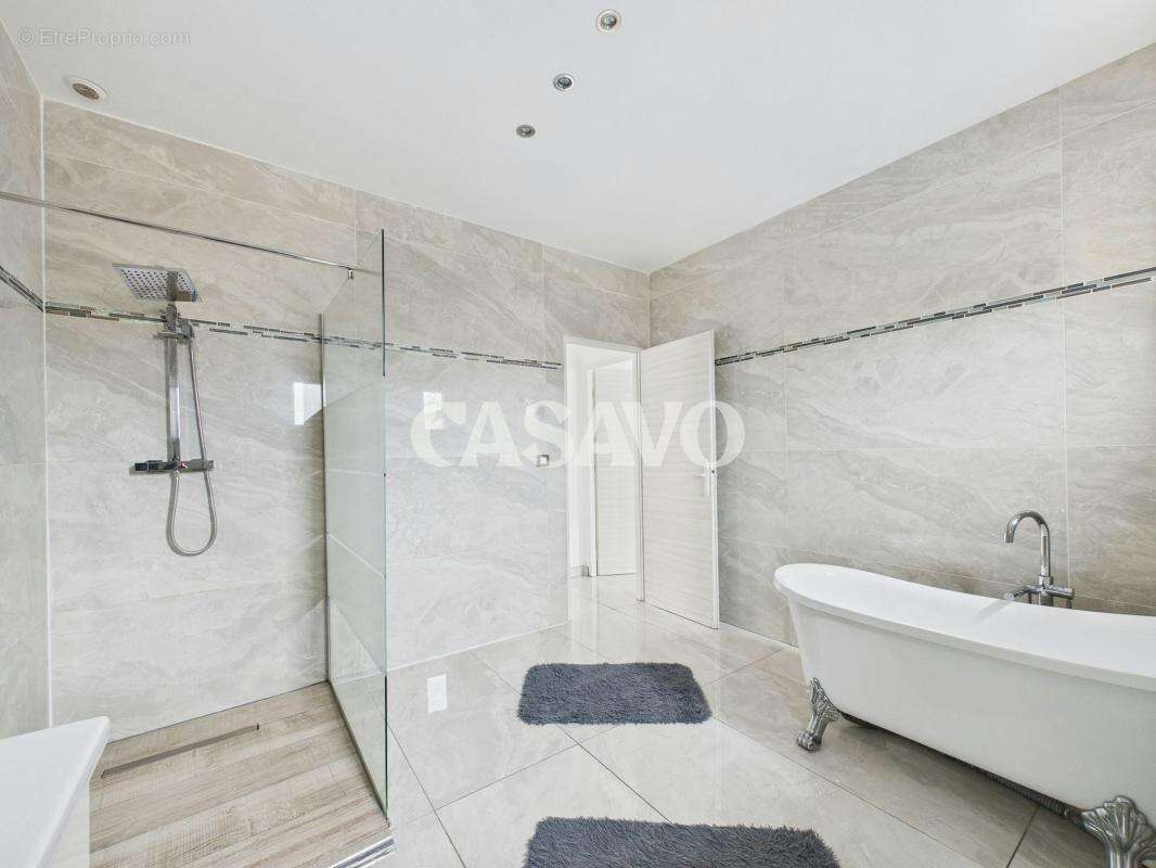 Vente Maison 4 pièces de 106m² - 33530 Bassens - photo 8