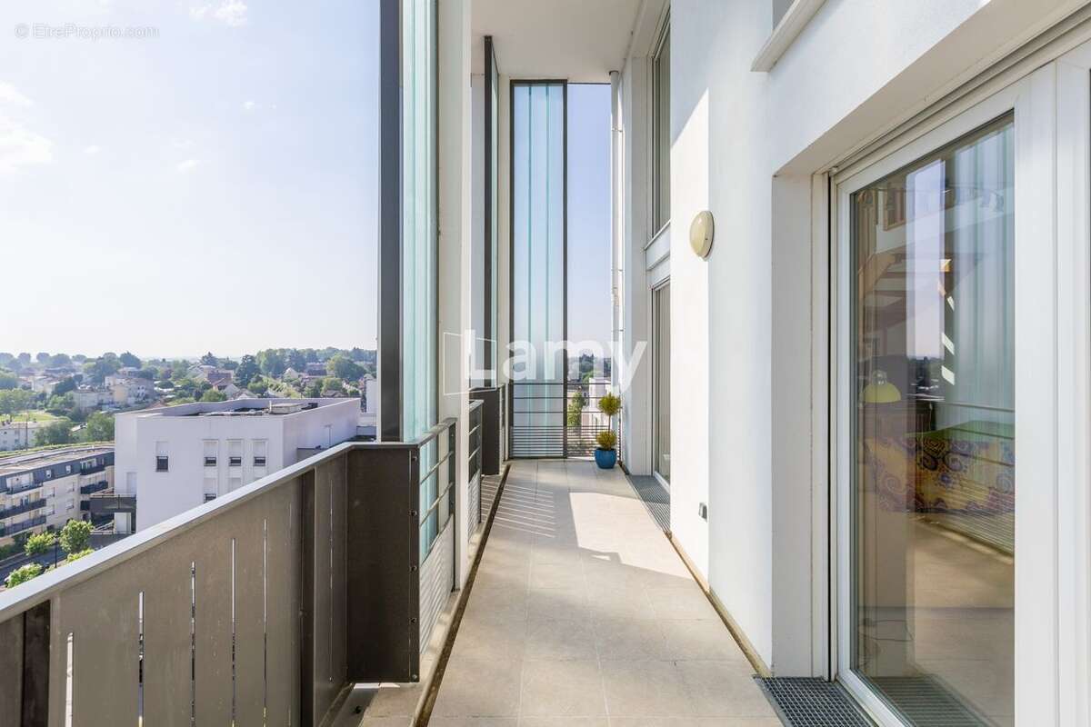 Appartement à LOUVRES