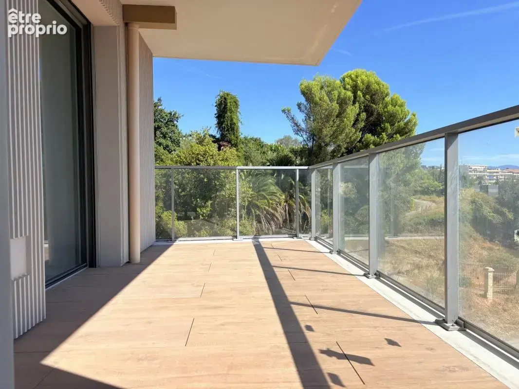 T3 de standing- St Laurent du Var - photo 2