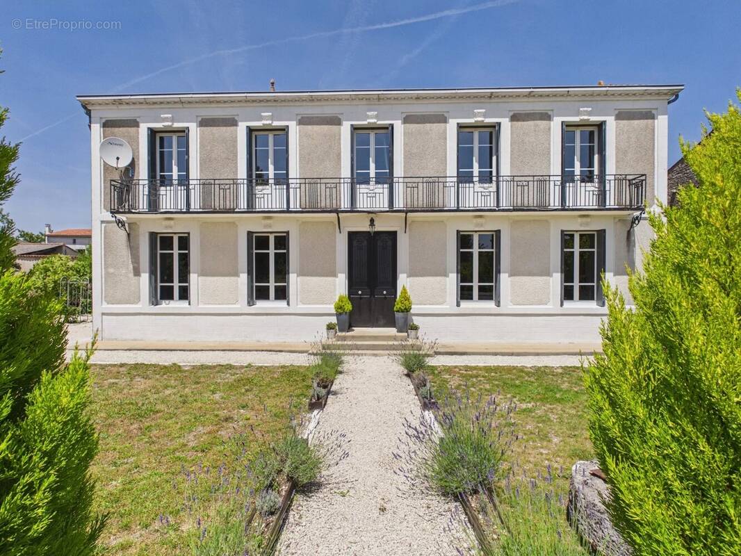 Maison à BARBEZIERES