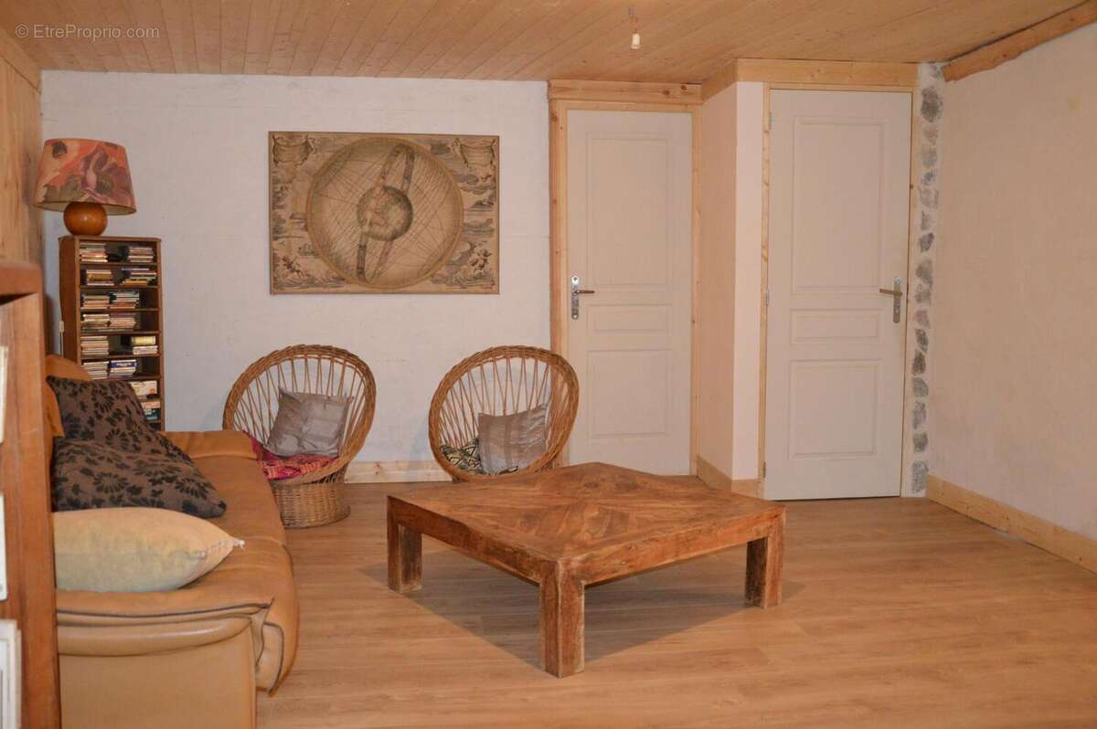Maison 164 m² à Peux-Et-Couffouleux  - photo 5