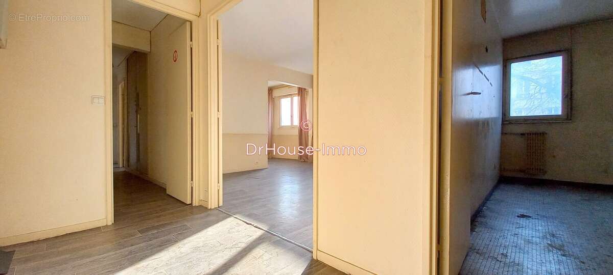 Appartement à PARIS-19E