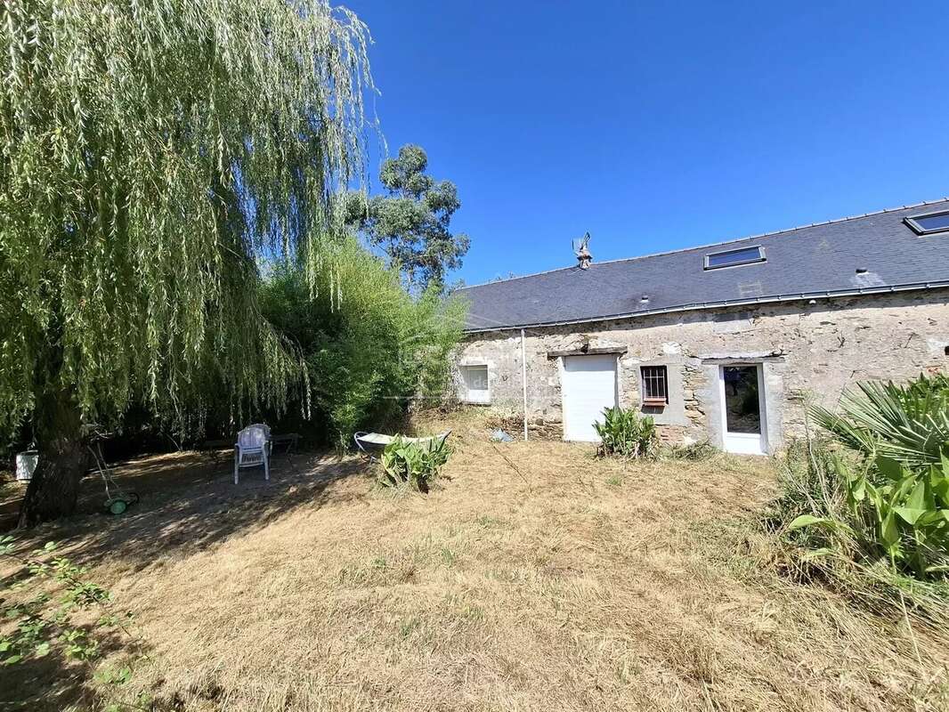 en exclusivité longère en pierre DONGES - photo 2