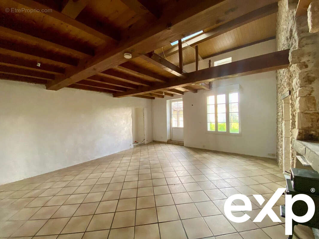 Maison à BOURCEFRANC-LE-CHAPUS