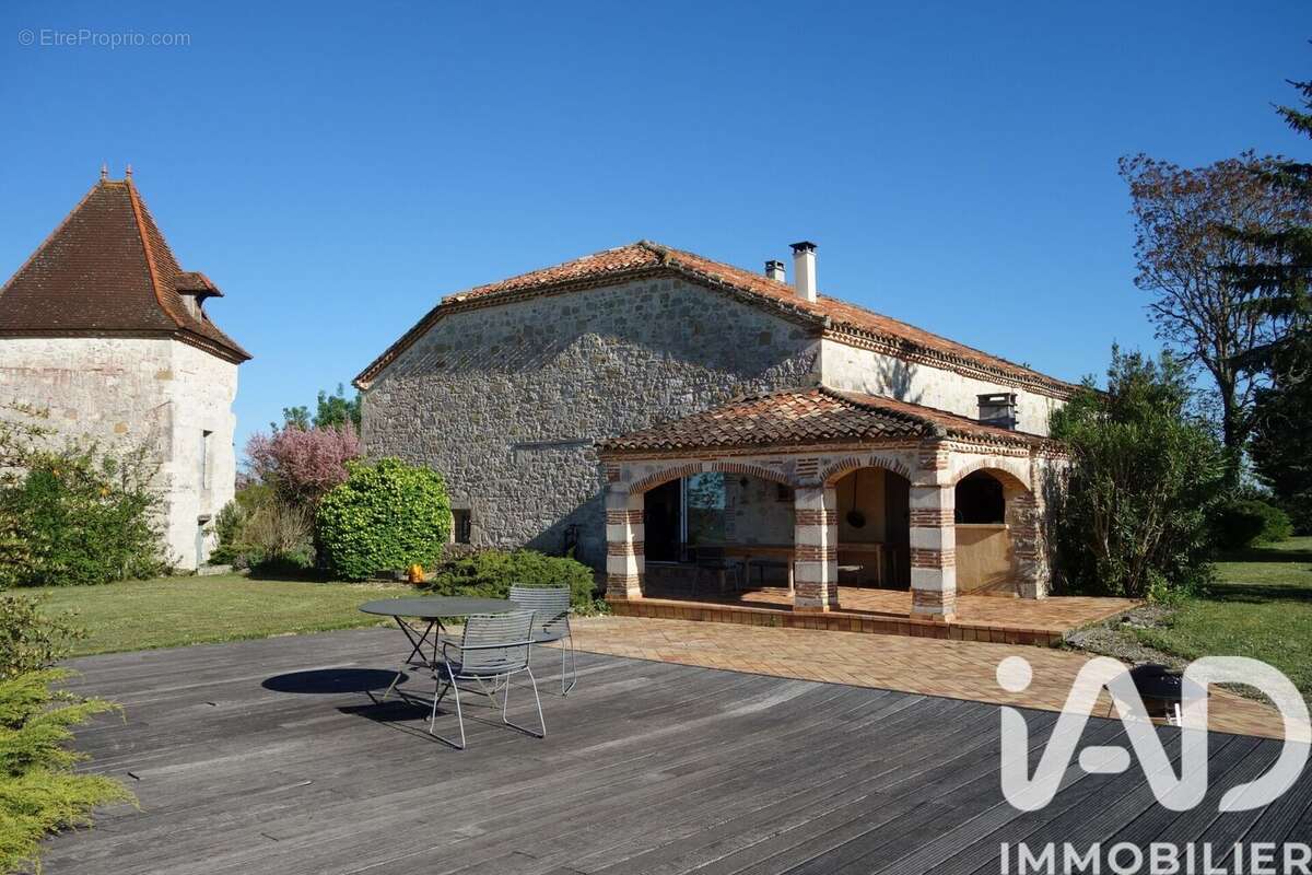 Maison 360 m² à Castelculier  - photo 5