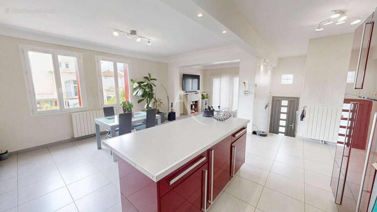 Maison à LEZIGNAN-CORBIERES