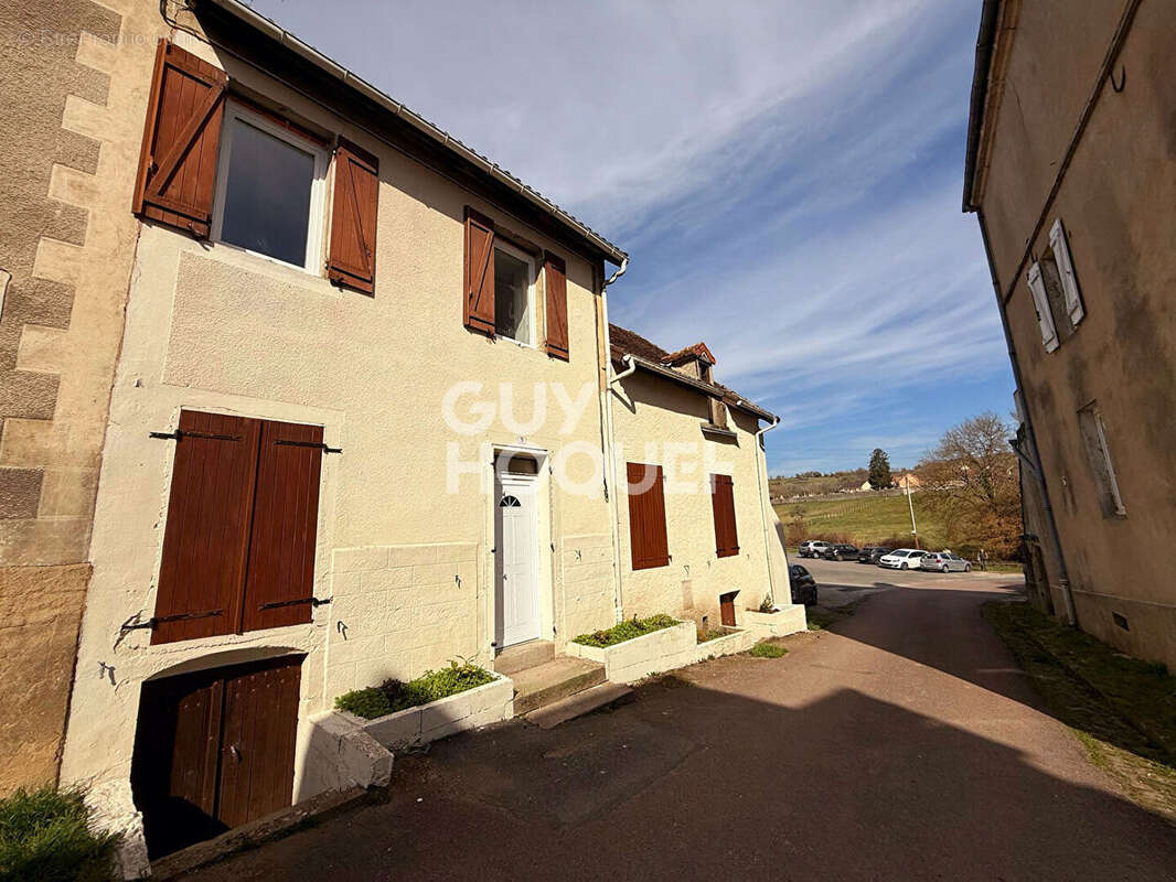 Appartement à COUCHES