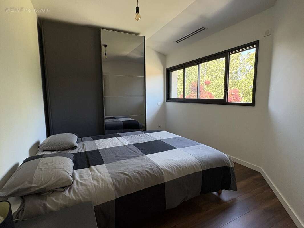 Maison à LA SALVETAT-SAINT-GILLES