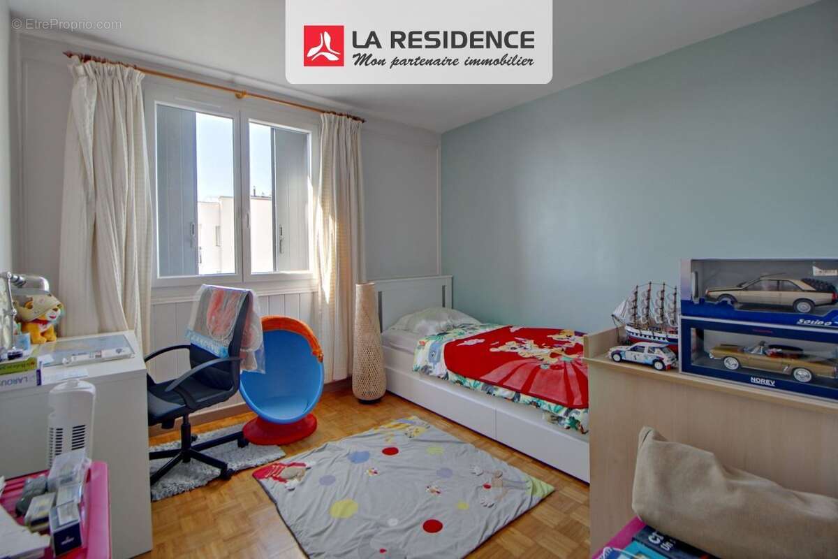 Appartement 64 m² à Les Clayes-Sous-Bois  - photo 5
