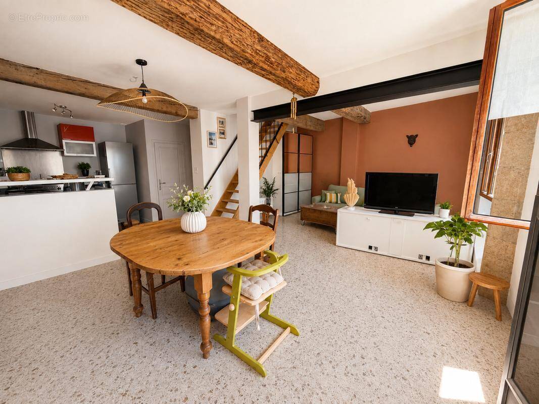 Appartement à SAINT-LAURENT-D'AIGOUZE