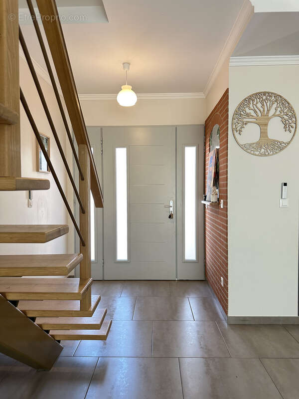 Maison 3 chambres, garage, sous-sol, terrasses - photo 3