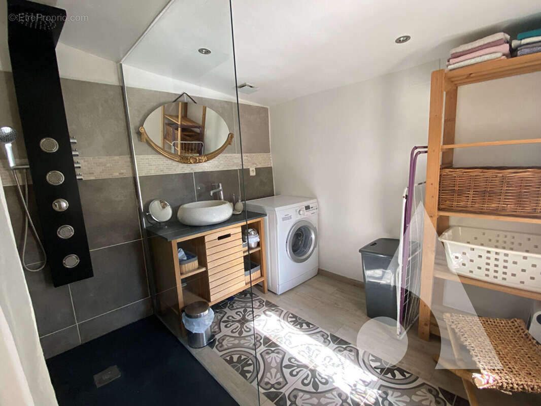 Maison à ENTRECASTEAUX