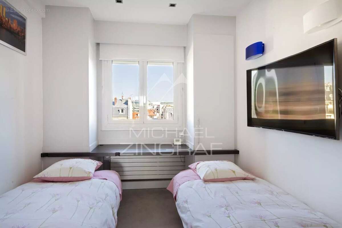 Appartement à NEUILLY-SUR-SEINE