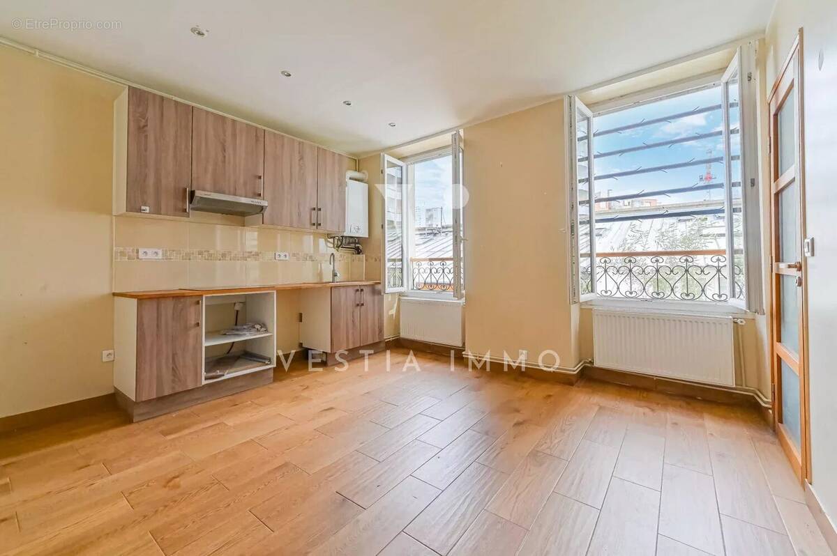 Appartement à PARIS-18E