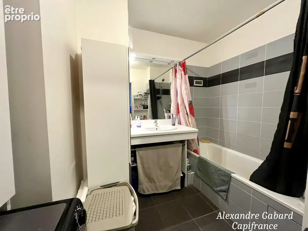 CENON - Appartement T2 - Balcon - Place de parking couverte - photo 7