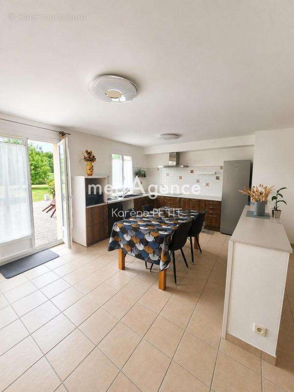 Belle maison : volumes, calme et  terrain arboré ! - photo 9