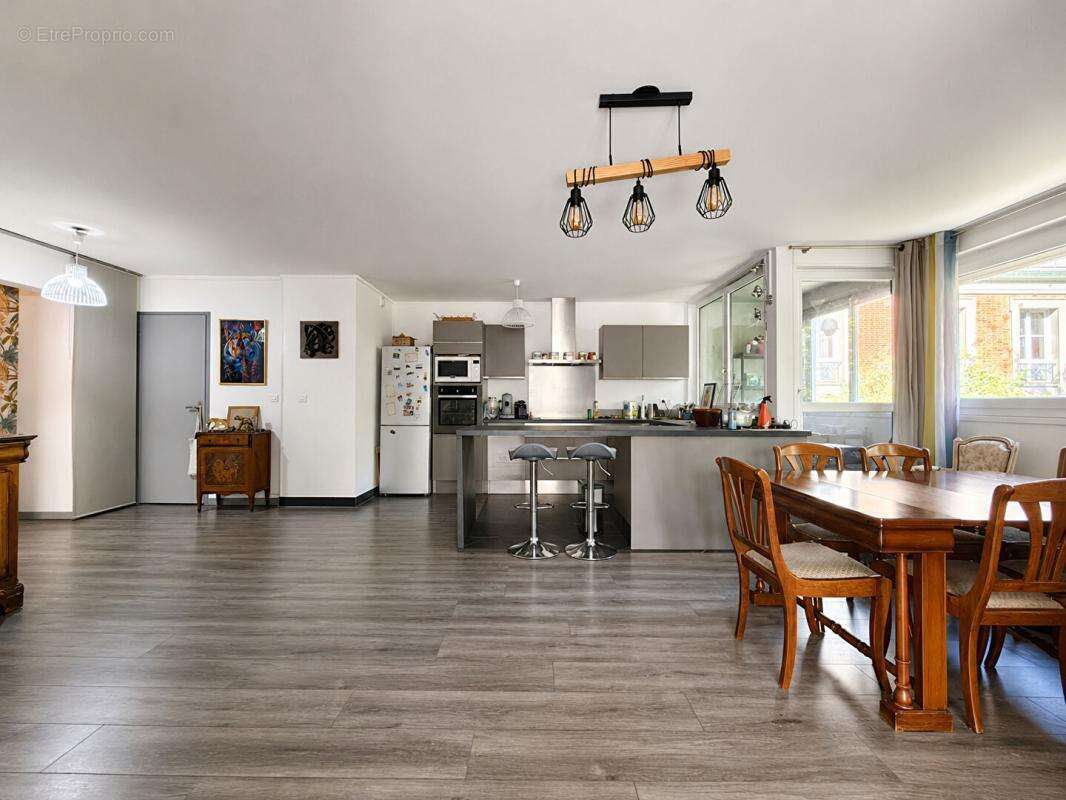 Appartement à CHARENTON-LE-PONT