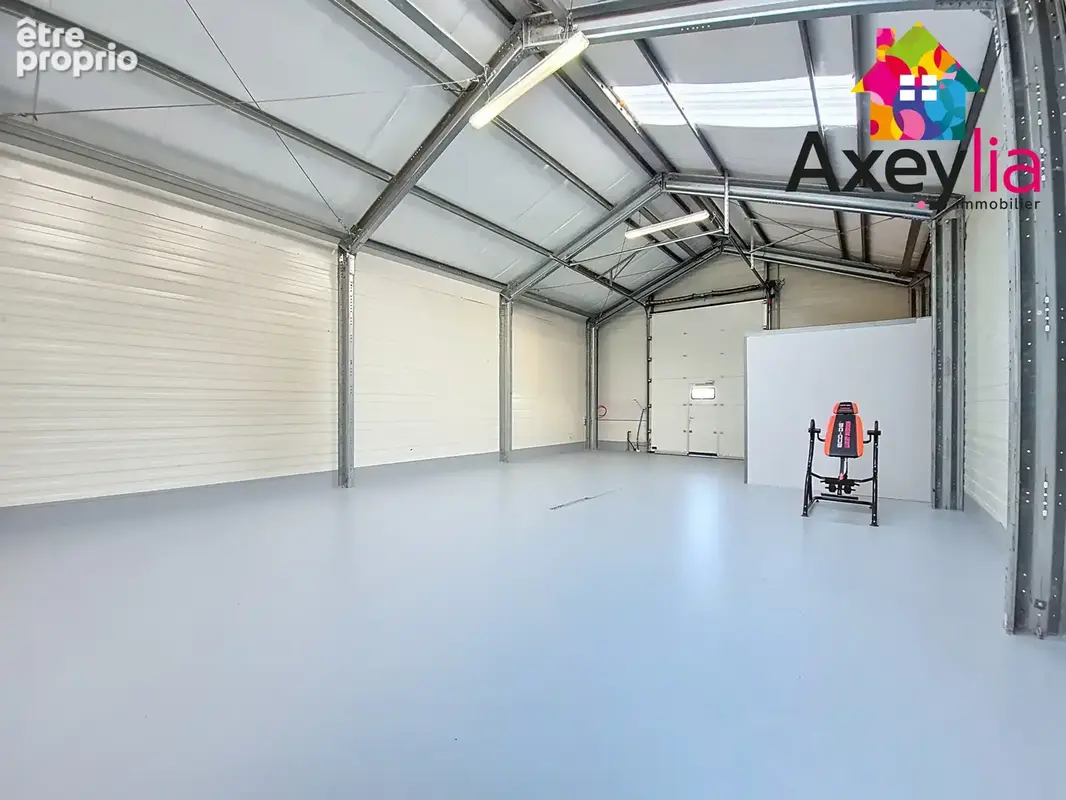 À vendre - briennon - local professionnel avec bureaux et entrepôt - photo 13