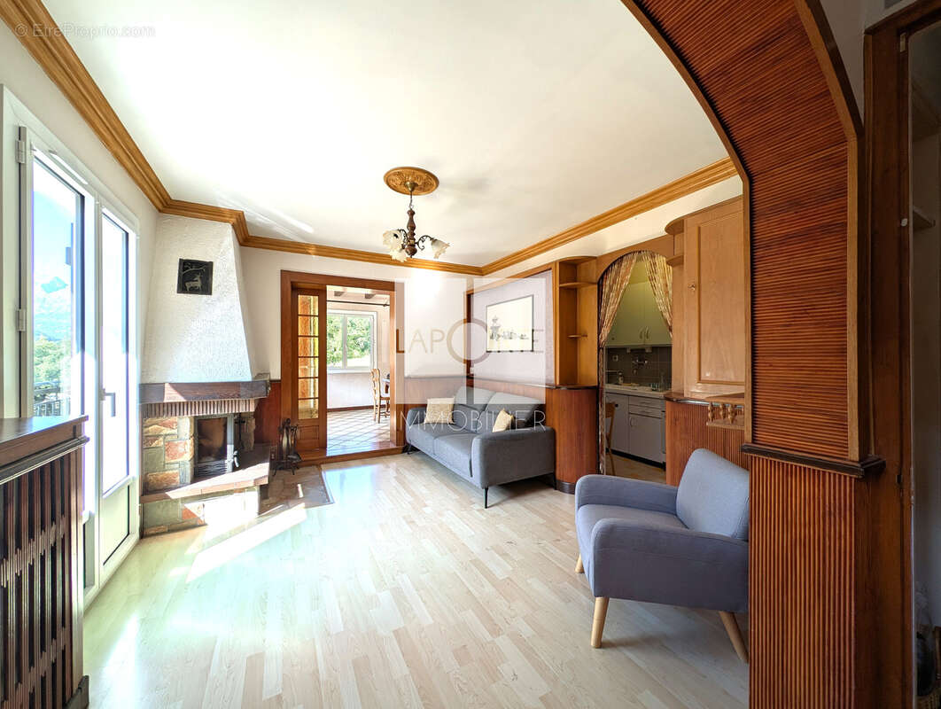 Maison 8 pièces avec double garage 160m2 - photo 3