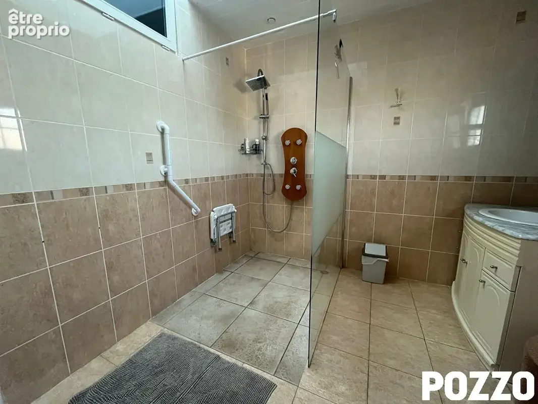 À vendre Maison en pierre rénovée, à Réville (50760). - photo 5