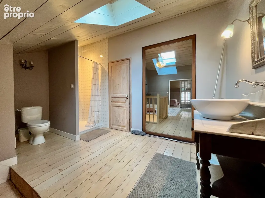 Villeneuve-sur-Lot, à deux pas du centre-ville, magnifique maison en pierre de 193 m² sur un terrain d'environ 180 m². Énorme co - photo 16