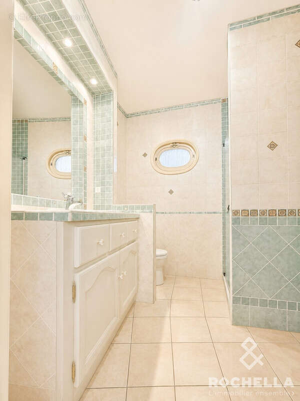 Maison 228 m² à Saint-Jean-D'angely  - photo 8