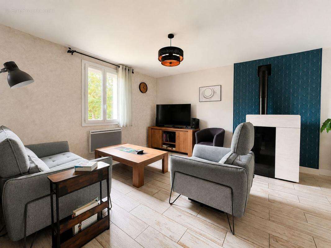 À seulement 10 minutes de Beauvais – Pavillon rénové avec sous-sol total, 4 chambres et 1 300 m² de terrain - photo 2