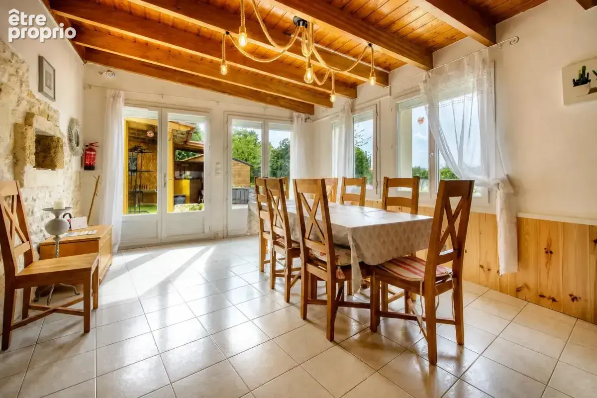 Maison de 5 pièces de 160 m² et Chalet  à Chenac-Saint-Seurin - photo 5