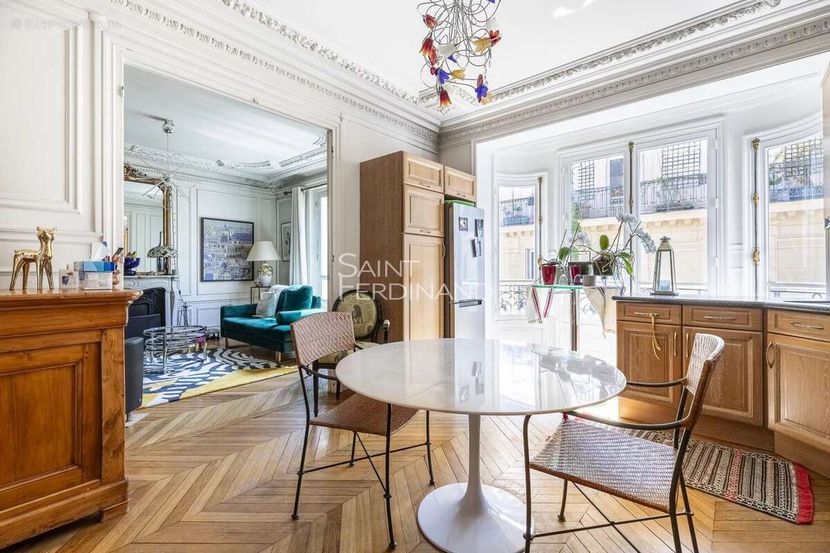 Appartement à PARIS-18E