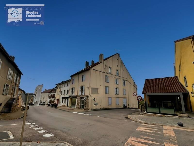 Appartement à COUSANCE