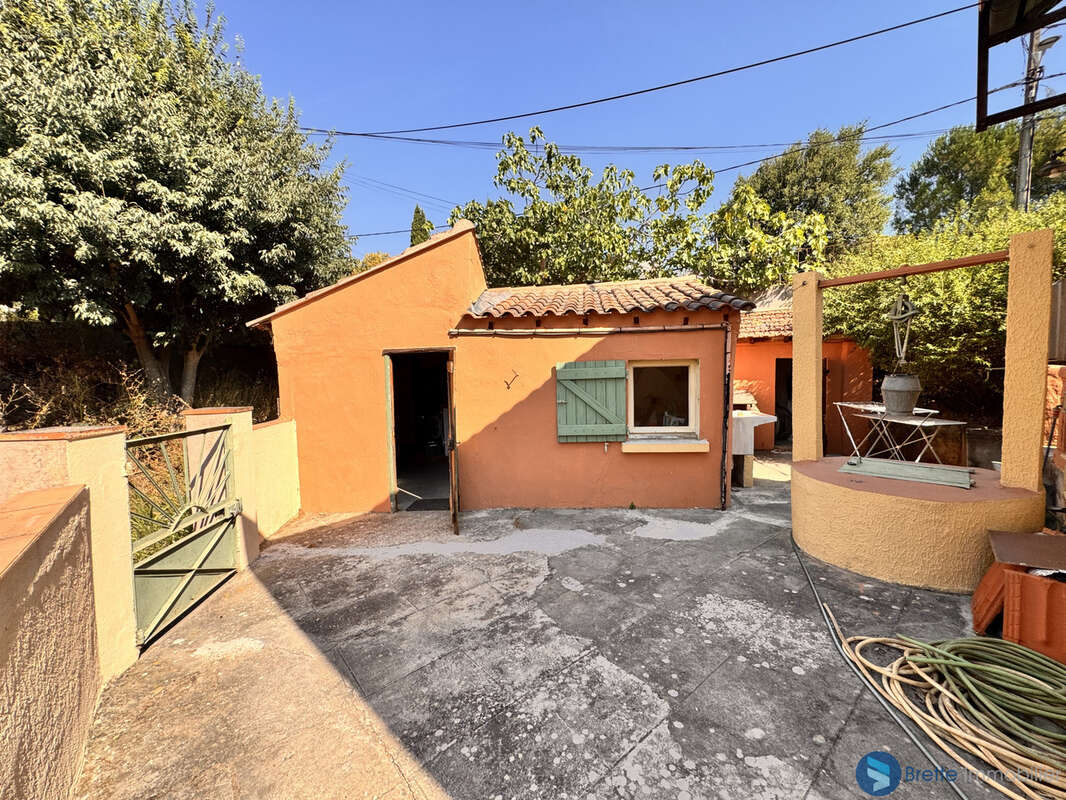 Le revest les eaux - maison - 110 m - dependance - bassin - photo 17