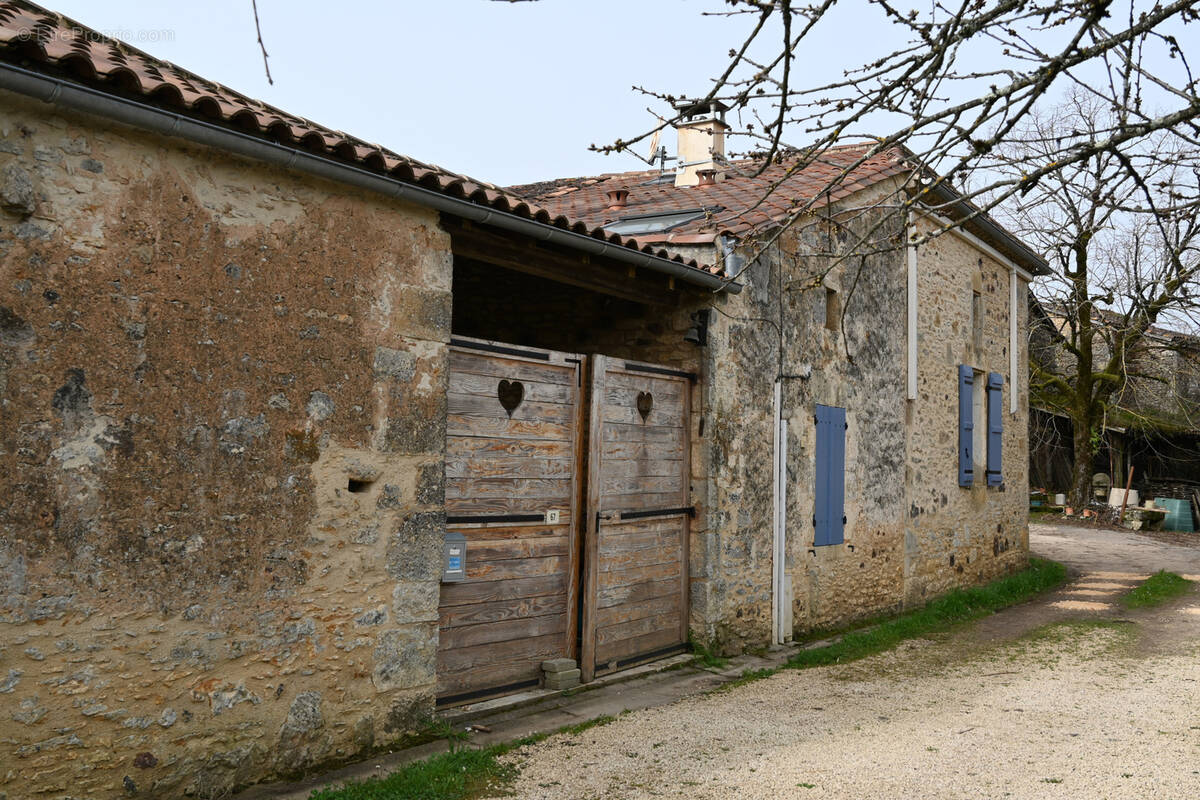 Maison à SAUVETERRE-LA-LEMANCE