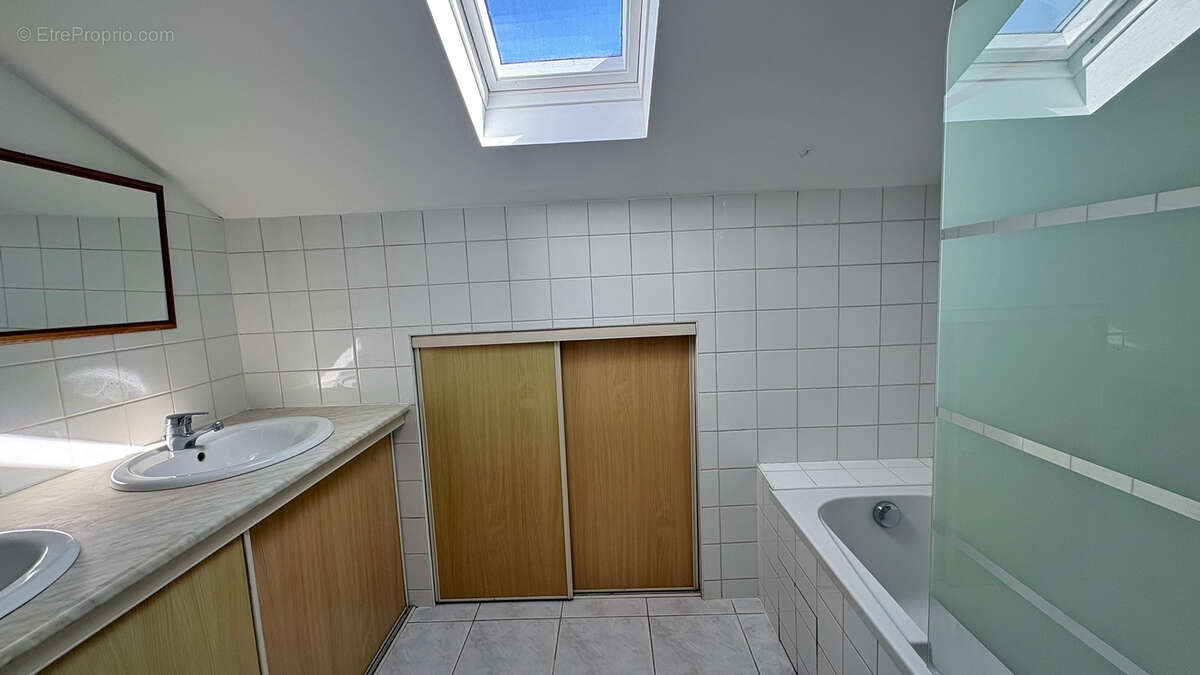 NIORT Avenue de Limoges - maison d'hab de 123m2 T4 - photo 7