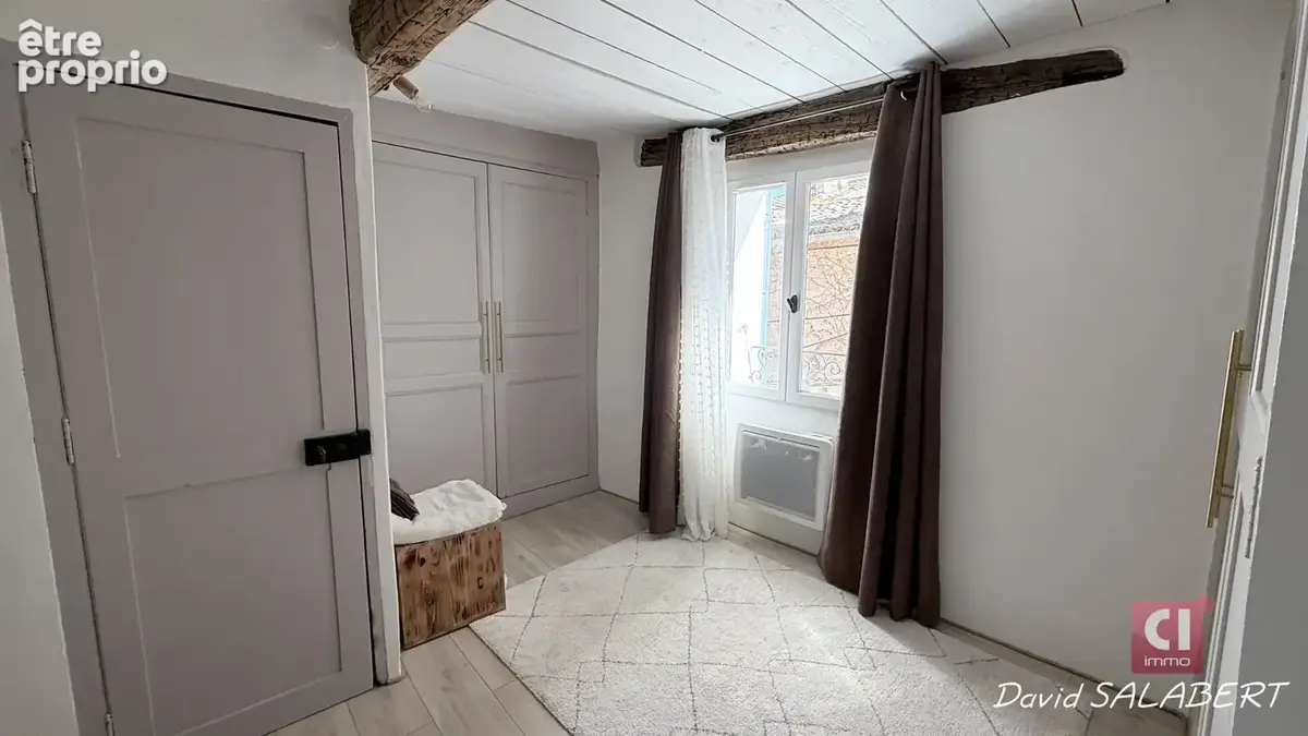 La Roquebrussanne  Maison de village rénovée avec charme, 2 chambres, salon cocooning - photo 10