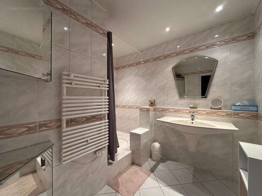 Appartement à FONTENAY-LE-FLEURY