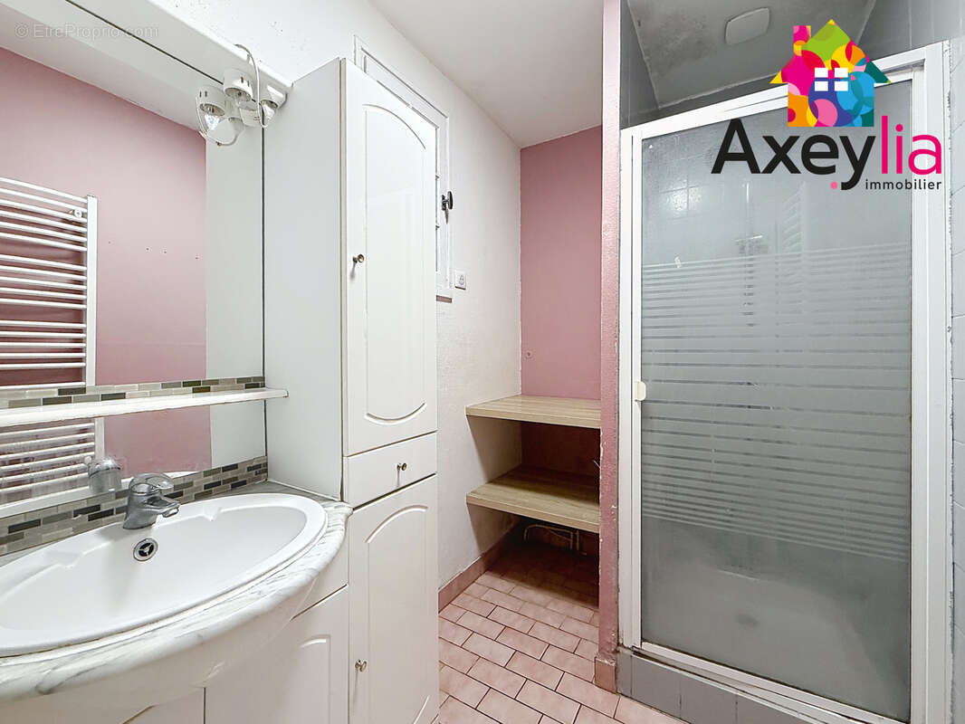 Maison à SAINT-ROMAIN-LA-MOTTE