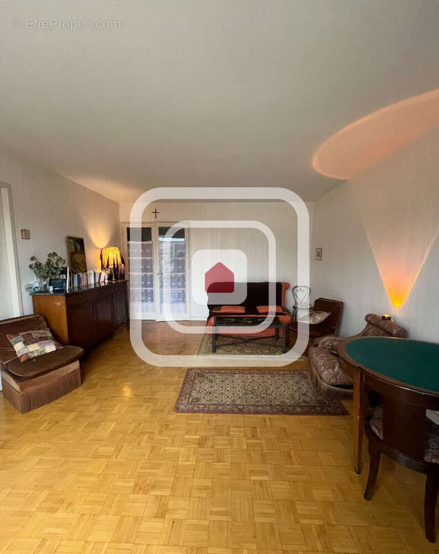 Appartement à PARIS-14E
