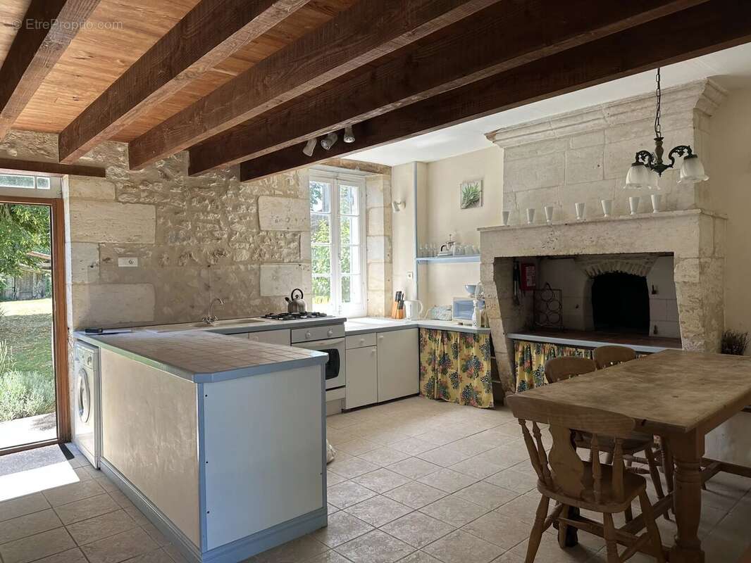 Charmante maison charentaise en pierre avec maison d'amis, piscine et plus de 1Ha de terrain - photo 12