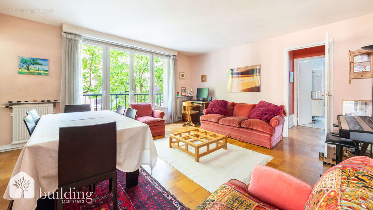 Appartement à COURBEVOIE