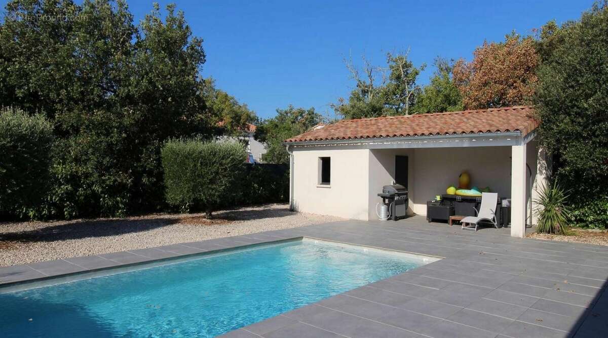 Rare à Méjannes-le-Clap : Villa Contemporaine Plain-Pied (DPE A) avec dépendance et piscine - photo 2