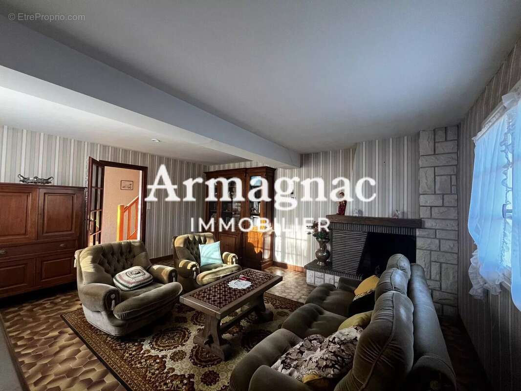 Maison à MONGUILHEM